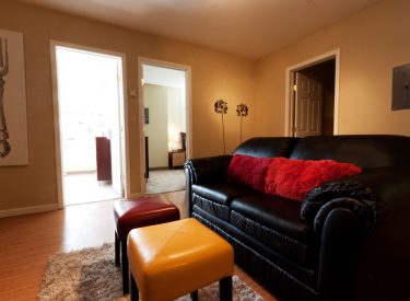 Amenities include sofa/love seat, sofa chair